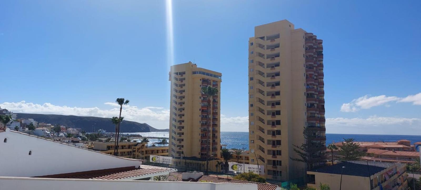 Firstline Apartment Los Cristianos Arona  Bagian luar foto