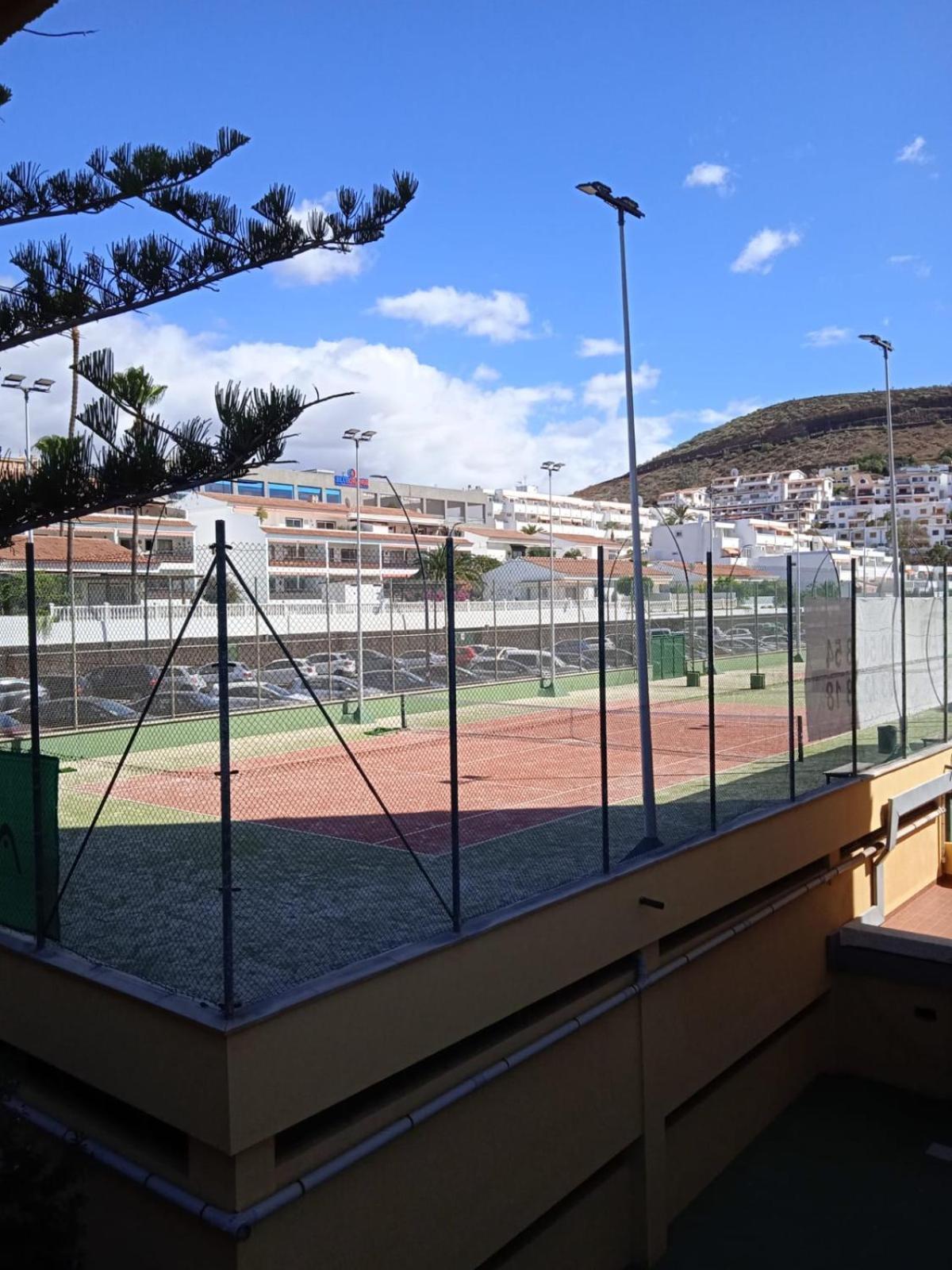 Firstline Apartment Los Cristianos Arona  Bagian luar foto