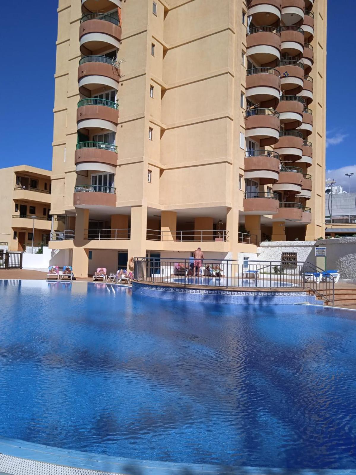 Firstline Apartment Los Cristianos Arona  Bagian luar foto